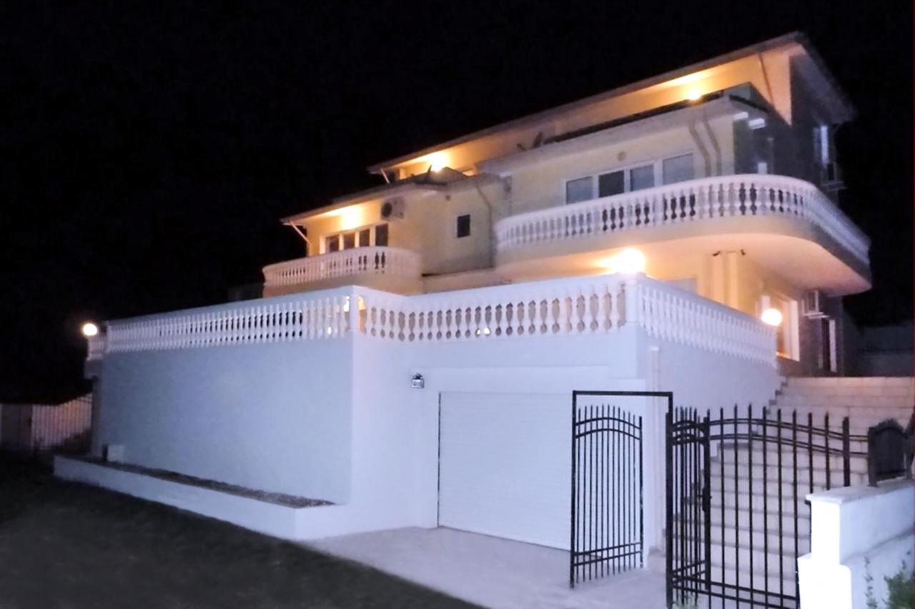 Villa Sorento Italian Neoclassica บัลชิค ภายนอก รูปภาพ
