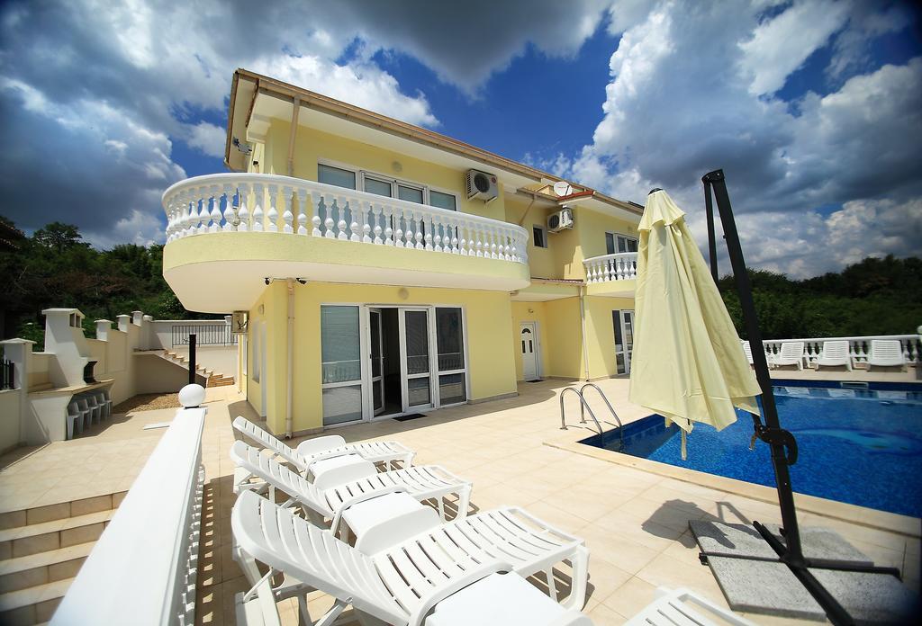 Villa Sorento Italian Neoclassica บัลชิค ภายนอก รูปภาพ